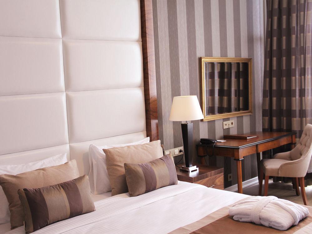 Manesol Fuar Hotel Istanbul Exterior photo